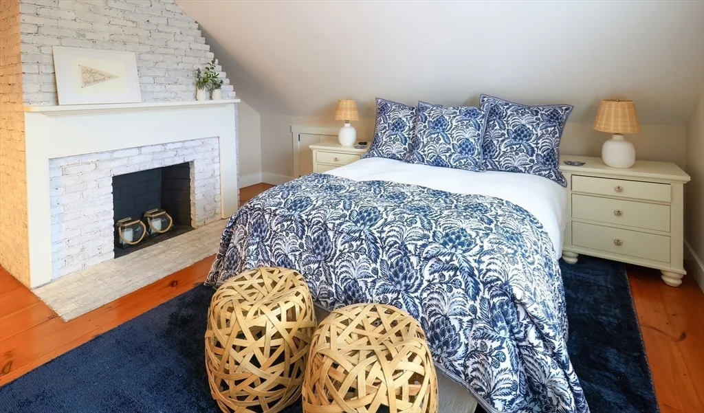 7 bed, 4+ bath apartment for rent at 10 Lyon St Unit _, Nantucket (vil) — photo 29 of 41