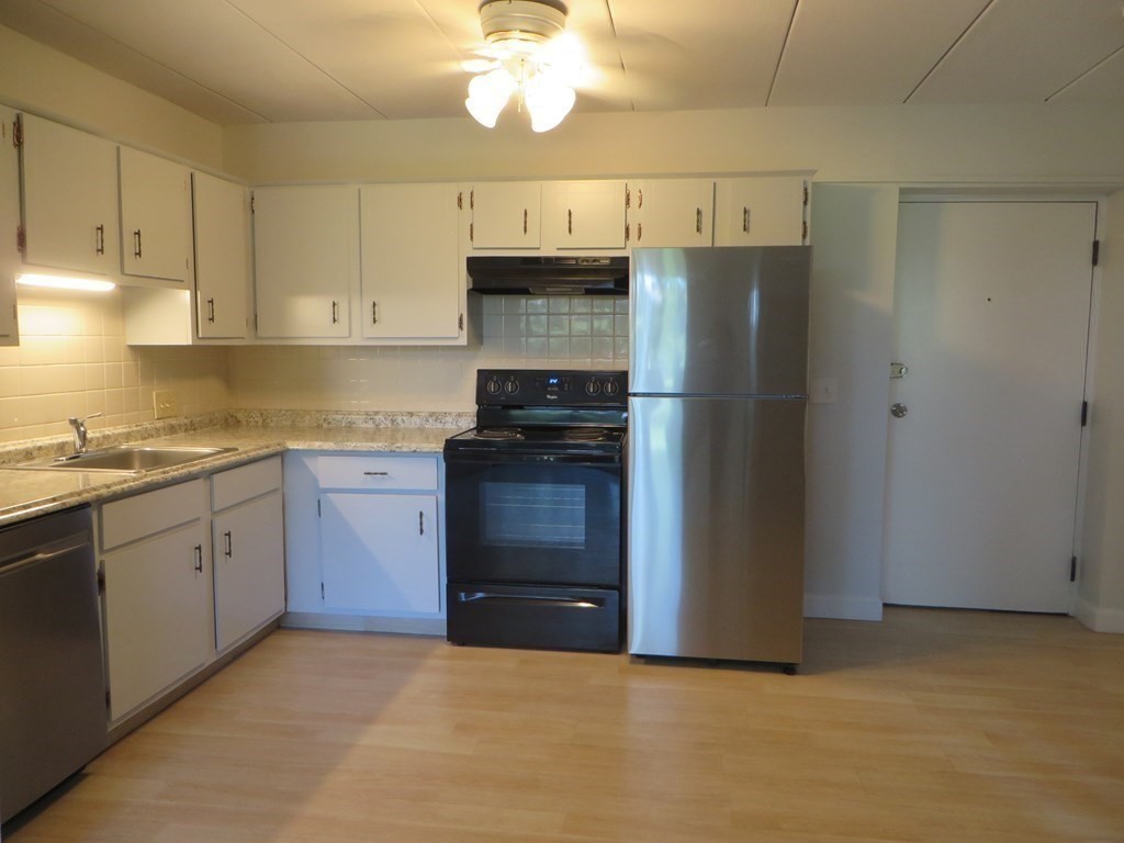 1 bed, 1 bath apartment for rent at 10 Main St Unit 203, Framingham Center — photo 2 of 13