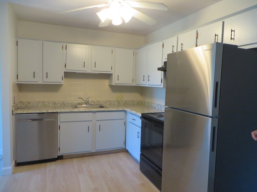 1 bed, 1 bath apartment for rent at 10 Main St Unit 203, Framingham Center — photo 3 of 13