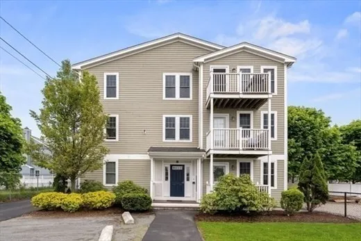 1 bed, 2 bath apartment for rent at 10 Malta St Unit 6, Hull — photo 1 of 15