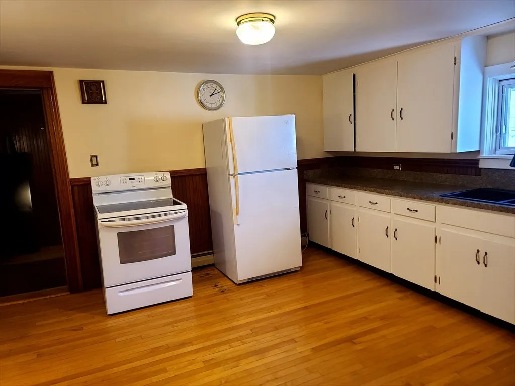 2 bed, 1 bath apartment for rent at 10 Maple Ave Unit 0, Grafton — photo 8 of 9