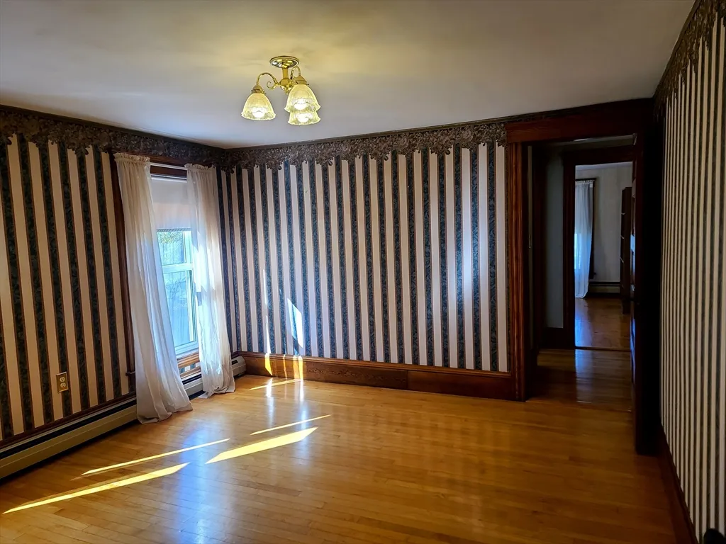 2 bed, 1 bath apartment for rent at 10 Maple Ave Unit 0, Grafton — photo 3 of 9