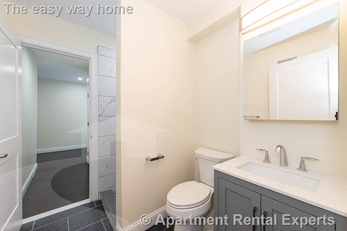 6 bed, 4+ bath apartment for rent at 10 Marion St Unit 1, Tufts — photo 9 of 28