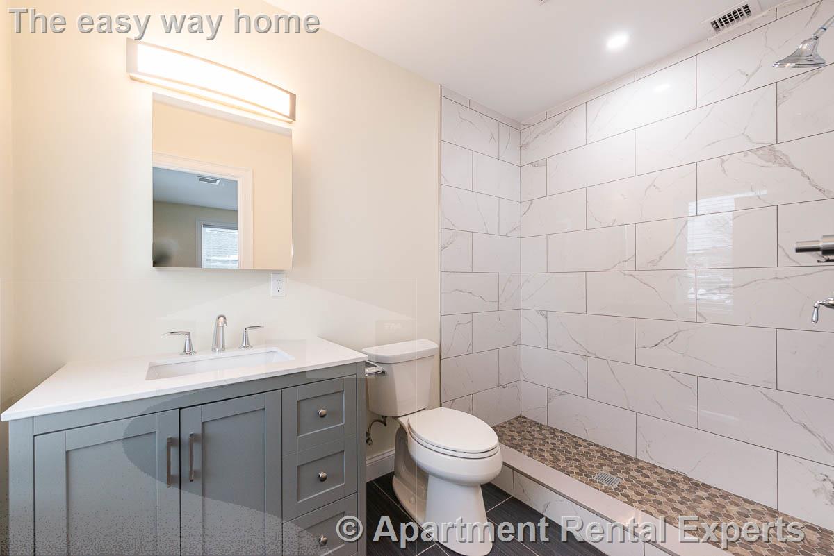 6 bed, 4+ bath apartment for rent at 10 Marion St Unit 1, Tufts — photo 25 of 28