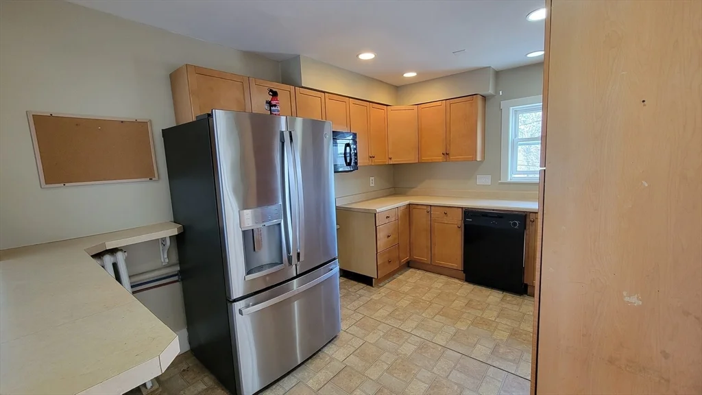 3 bed, 2 bath apartment for rent at 10 Marion St Unit 2, Hudson — photo 8 of 29