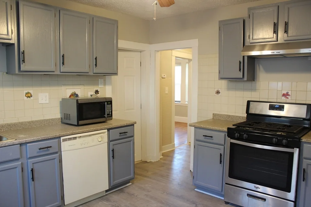 3 bed, 1 bath apartment for rent at 10 Mattakeeset St Unit 10, Mattapan — photo 4 of 8
