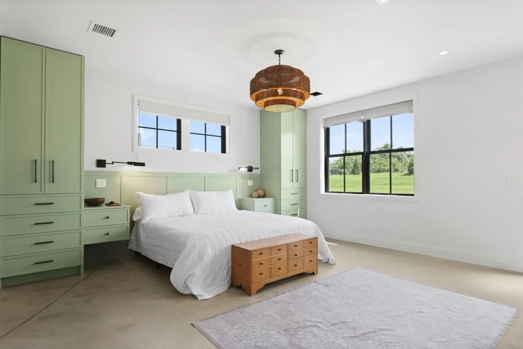 6 bed, 4+ bath apartment for rent at 10 Maxey Pond Rd, Nantucket — photo 29 of 35