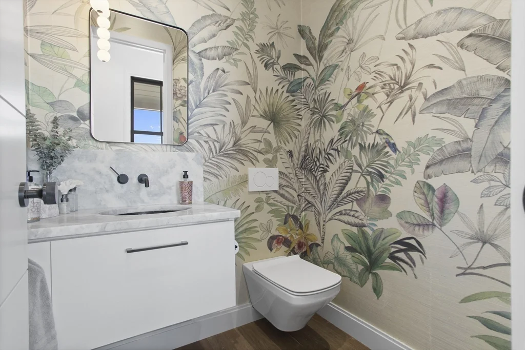 6 bed, 4+ bath apartment for rent at 10 Maxey Pond Rd, Nantucket — photo 28 of 35