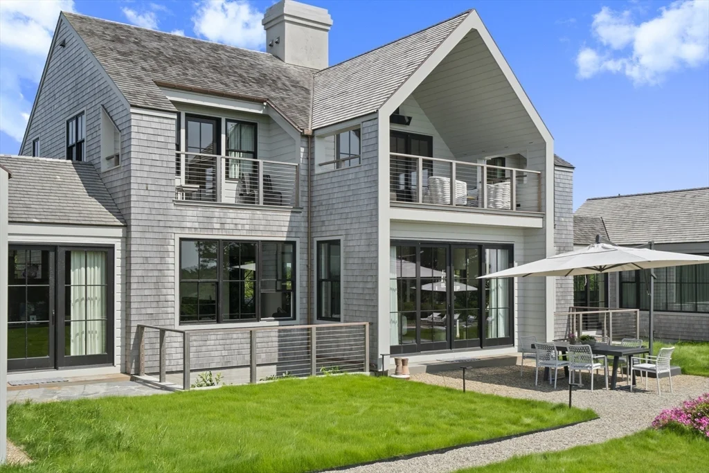 6 bed, 4+ bath apartment for rent at 10 Maxey Pond Rd, Nantucket — photo 6 of 35