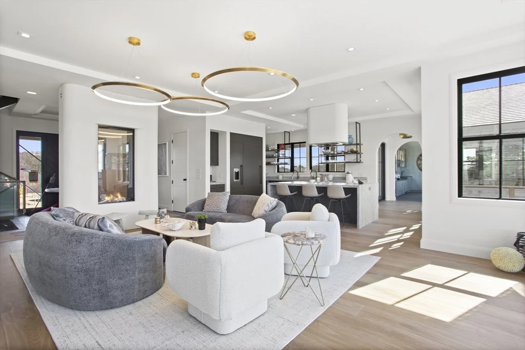 6 bed, 4+ bath apartment for rent at 10 Maxey Pond Rd, Nantucket — photo 14 of 35