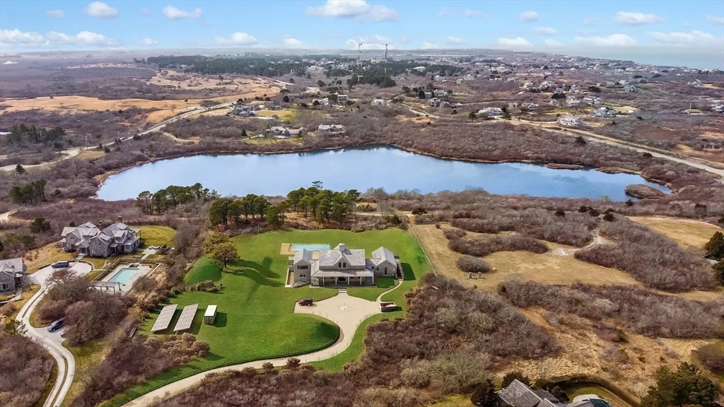 6 bed, 4+ bath apartment for rent at 10 Maxey Pond Rd, Nantucket — photo 34 of 35