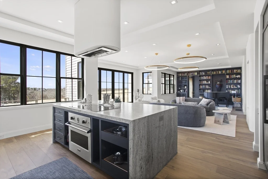 6 bed, 4+ bath apartment for rent at 10 Maxey Pond Rd, Nantucket — photo 13 of 35