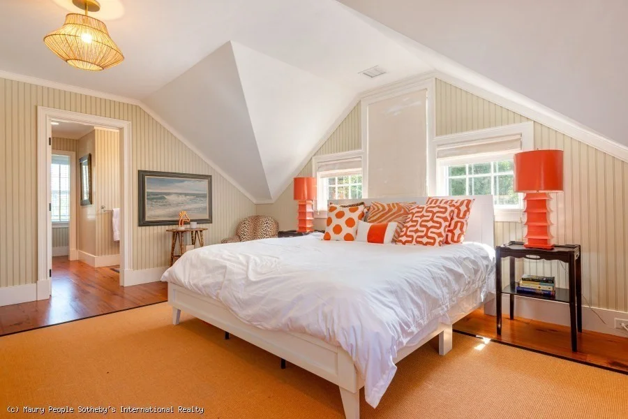 8+ bed, 4+ bath apartment for rent at 10 Mayhew, Nantucket — photo 31 of 42