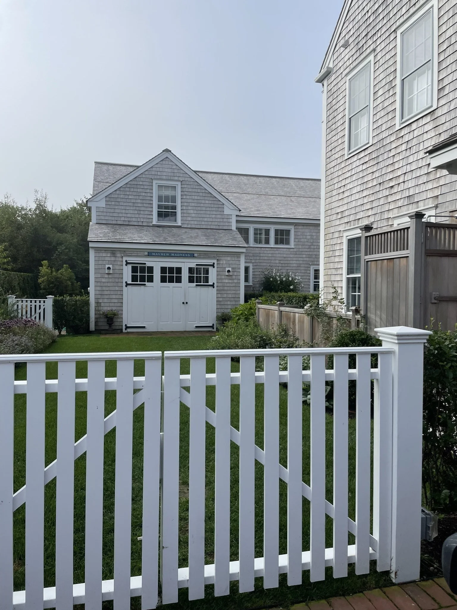 8+ bed, 4+ bath apartment for rent at 10 Mayhew, Nantucket — photo 25 of 42