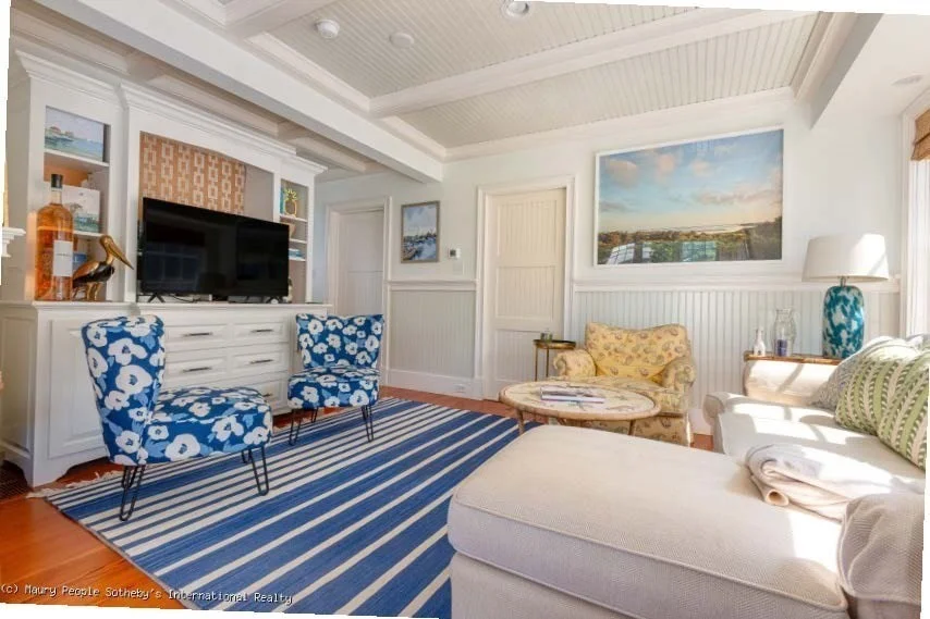 8+ bed, 4+ bath apartment for rent at 10 Mayhew, Nantucket — photo 28 of 42