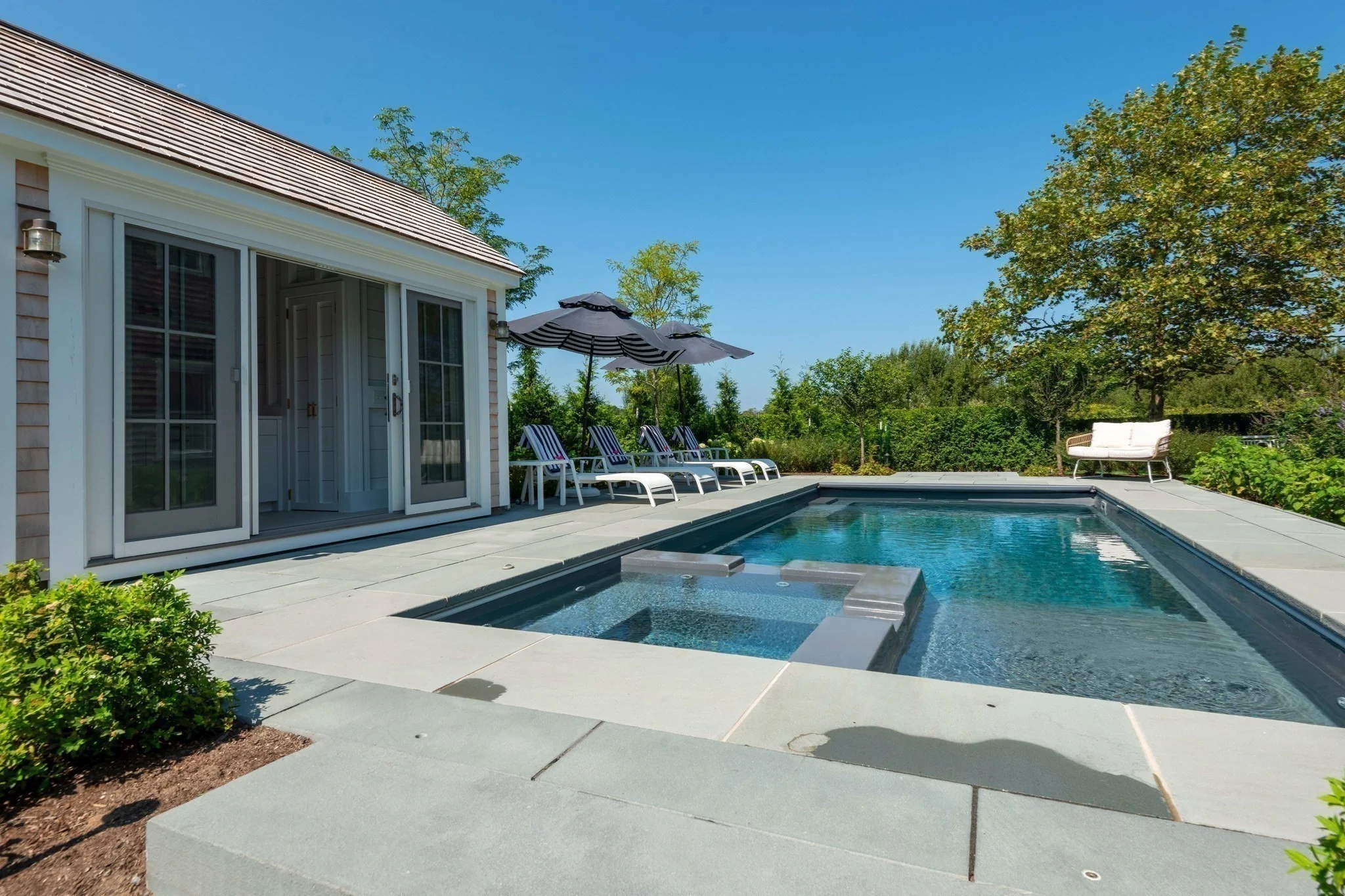 8+ bed, 4+ bath apartment for rent at 10 Mayhew, Nantucket — photo 36 of 42