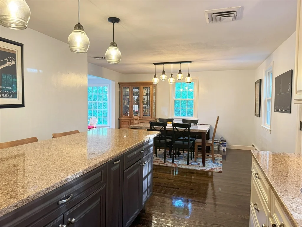 3 bed, 2 bath apartment for rent at 10 Meadowview Rd, Wayland — photo 12 of 33