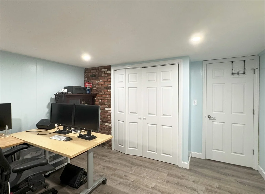 3 bed, 2 bath apartment for rent at 10 Meadowview Rd, Wayland — photo 24 of 33