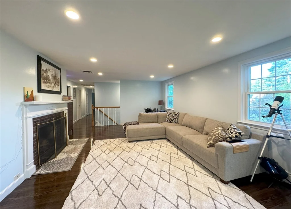 3 bed, 2 bath apartment for rent at 10 Meadowview Rd, Wayland — photo 9 of 33