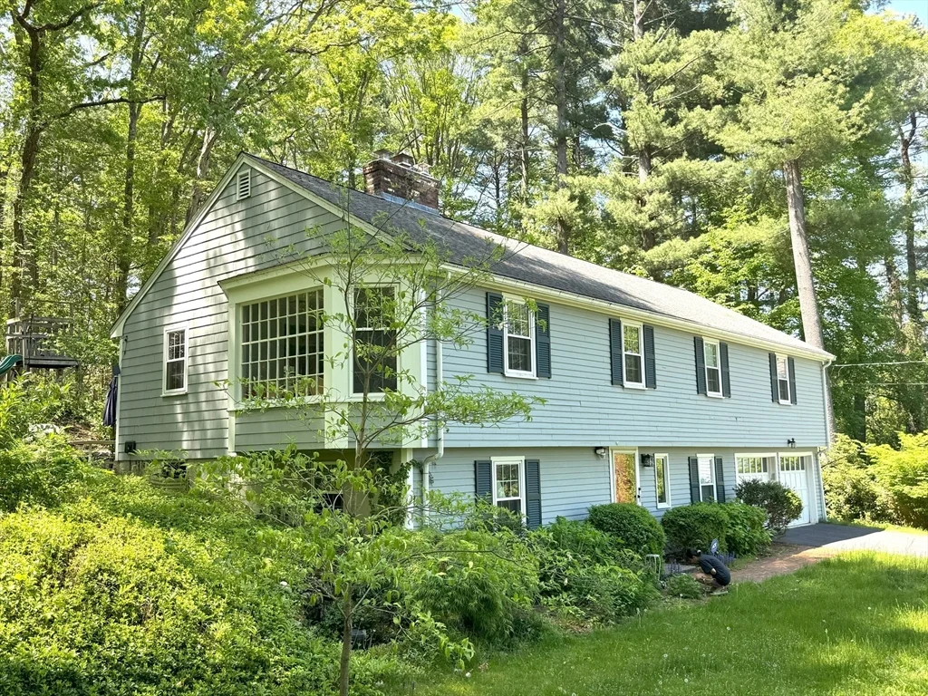 3 bed, 2 bath apartment for rent at 10 Meadowview Rd, Wayland — photo 1 of 33