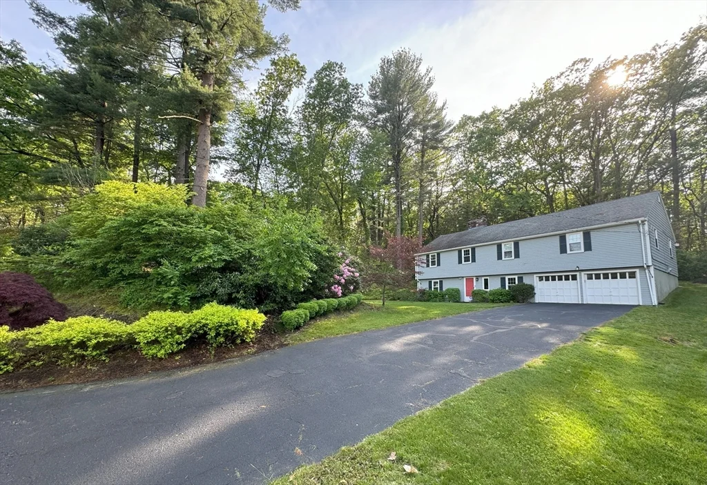 3 bed, 2 bath apartment for rent at 10 Meadowview Rd, Wayland — photo 3 of 33