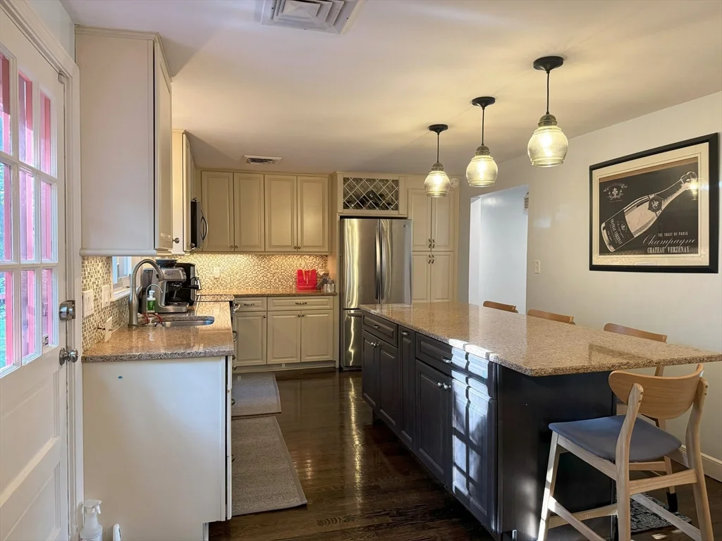 3 bed, 2 bath apartment for rent at 10 Meadowview Rd, Wayland — photo 14 of 33