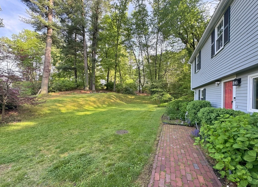 3 bed, 2 bath apartment for rent at 10 Meadowview Rd, Wayland — photo 2 of 33