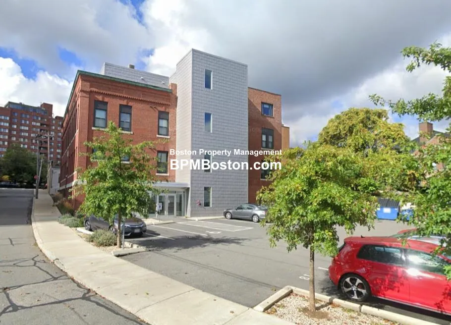 1 bed, 1 bath apartment for rent at 10 Merrymount Ave Unit 306, Wollaston — photo 4 of 5
