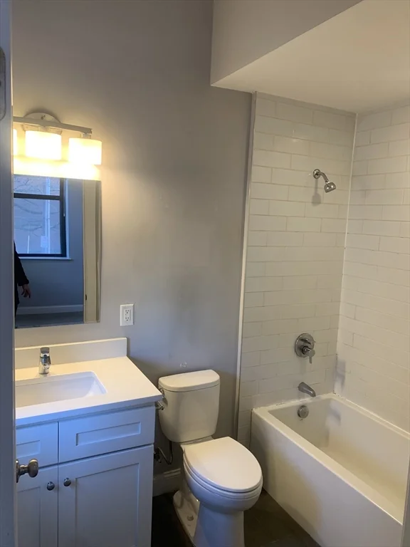 2 bed, 2 bath apartment for rent at 10 Merrymount Rd Unit 203, Quincy — photo 4 of 9