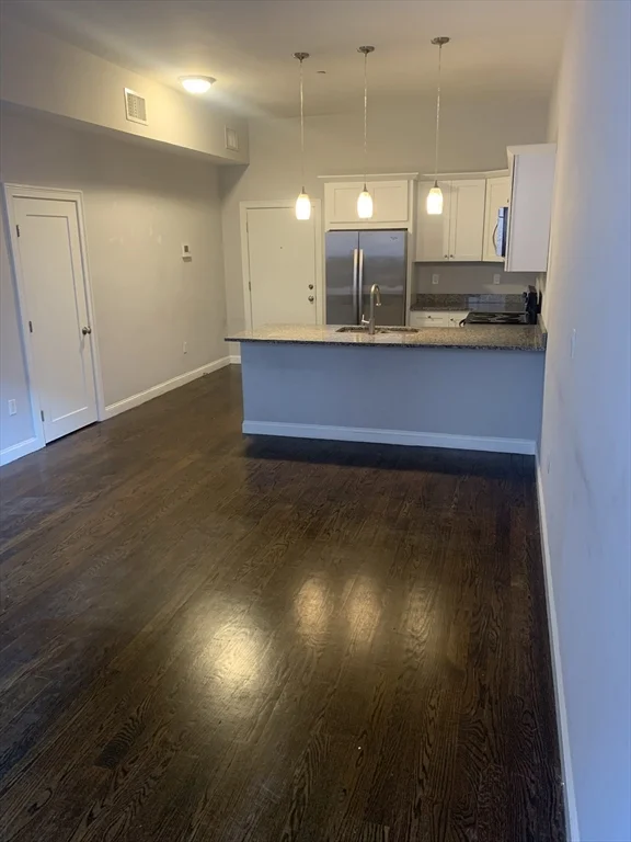 2 bed, 2 bath apartment for rent at 10 Merrymount Rd Unit 203, Quincy — photo 7 of 9