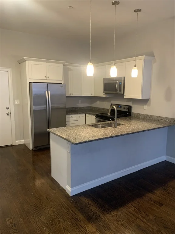 2 bed, 2 bath apartment for rent at 10 Merrymount Rd Unit 203, Quincy — photo 6 of 9