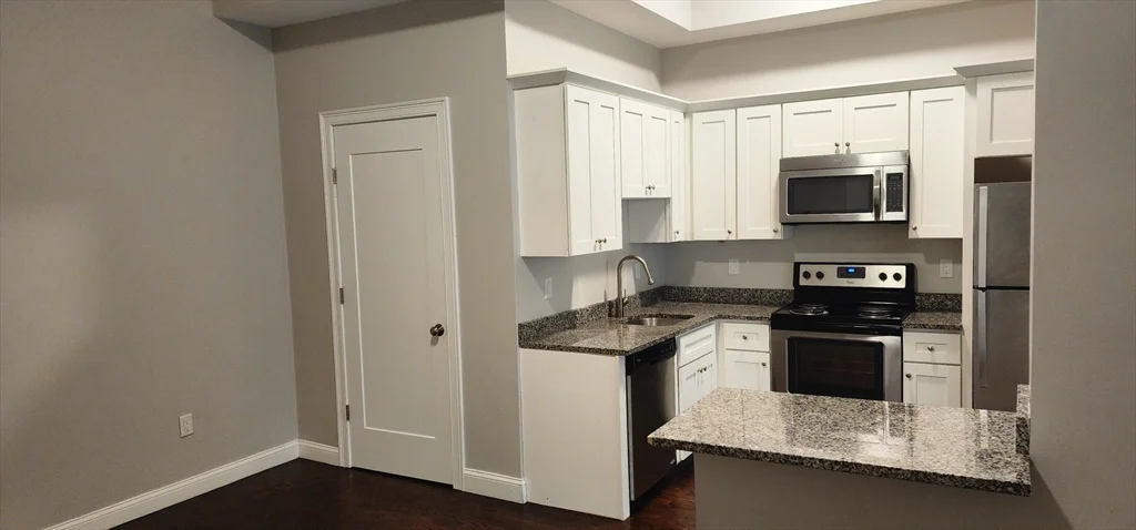 1 bed, 1 bath apartment for rent at 10 Merrymount Rd Unit 405, Quincy — photo 7 of 11