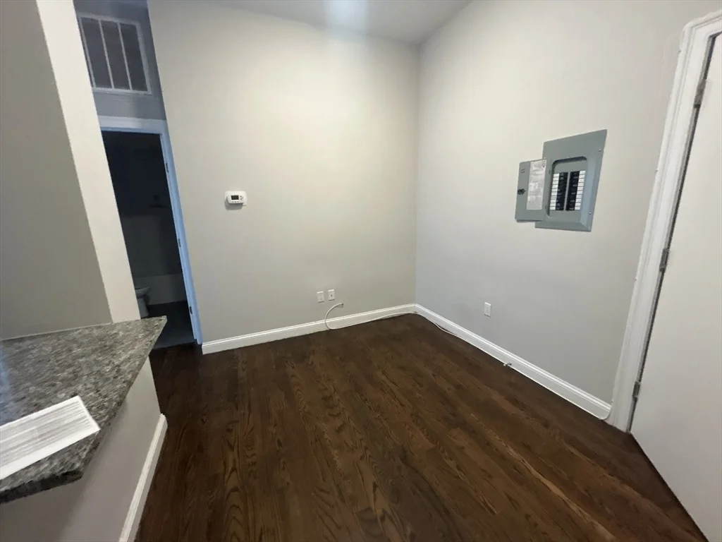 1 bed, 1 bath apartment for rent at 10 Merrymount Rd Unit 405, Quincy — photo 4 of 11