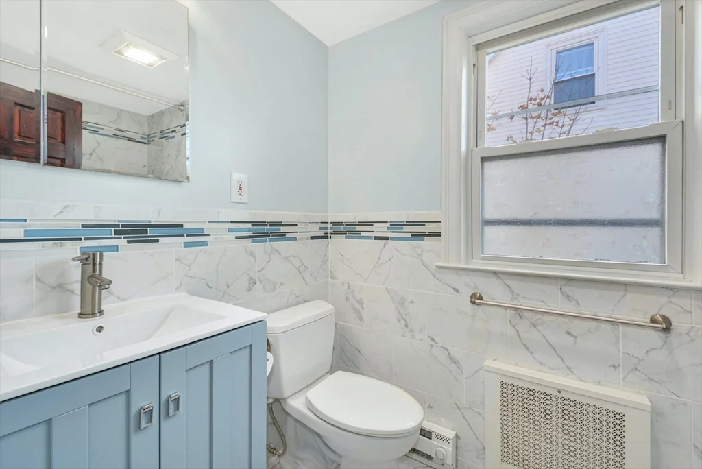 4 bed, 1 bath apartment for rent at 10 Middle Unit 10, Newton — photo 12 of 19