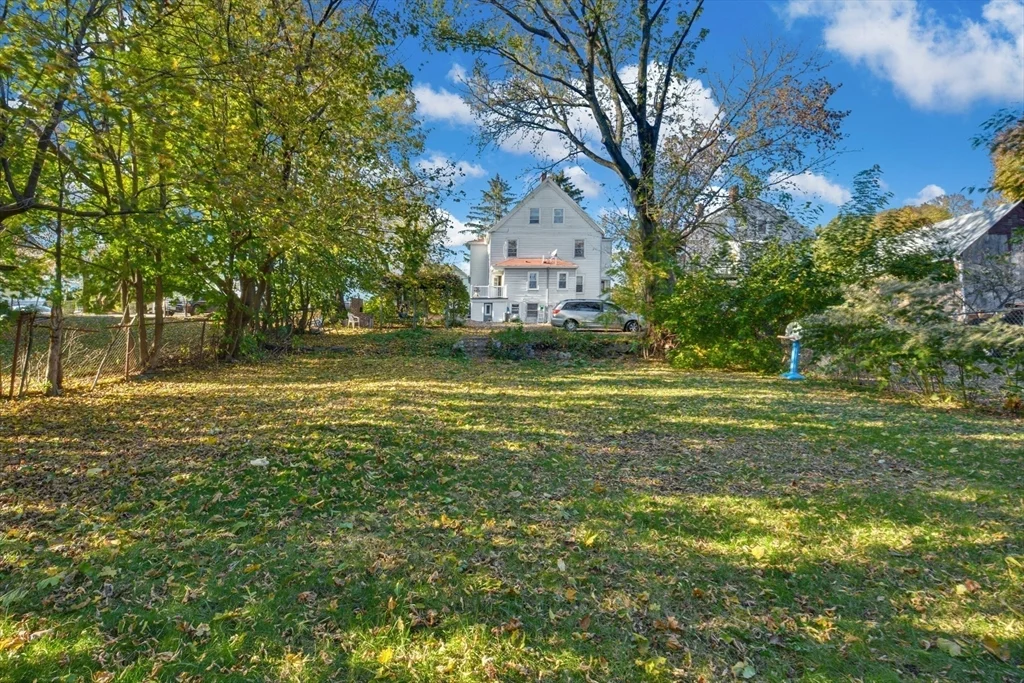 4 bed, 1 bath apartment for rent at 10 Middle Unit 10, Newton — photo 11 of 19