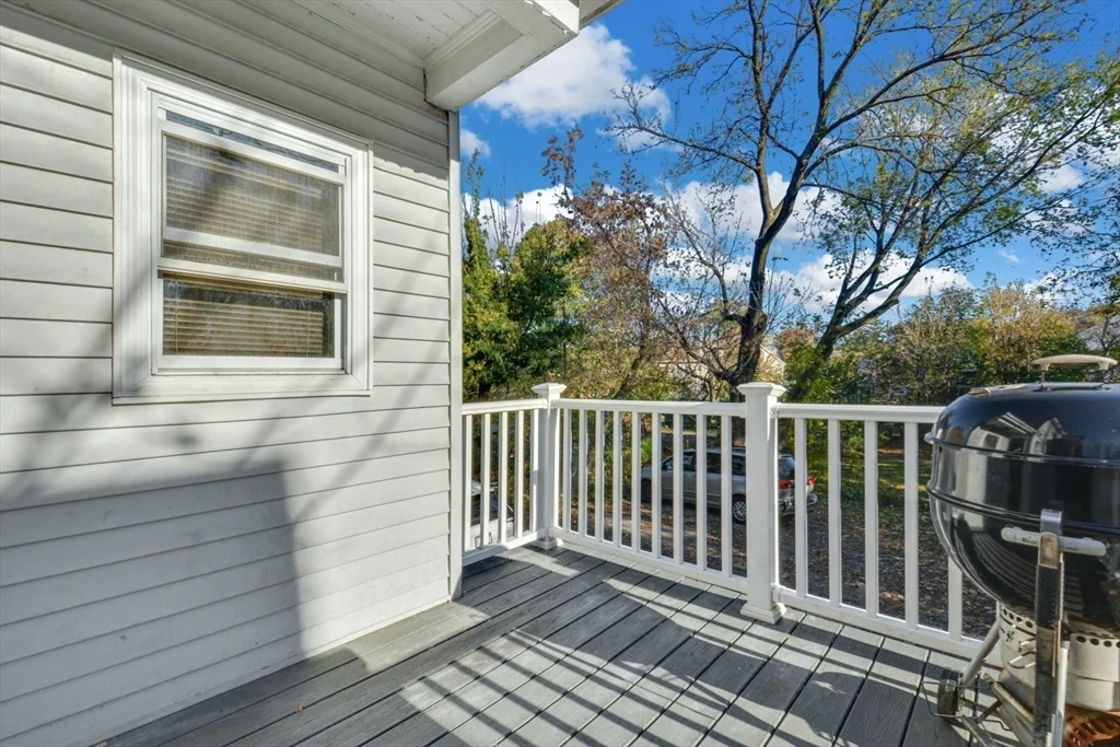 4 bed, 1 bath apartment for rent at 10 Middle Unit 10, Newton — photo 10 of 19