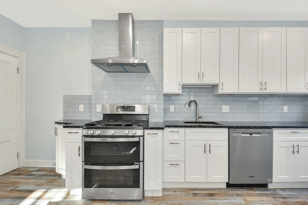 4 bed, 1 bath apartment for rent at 10 Middle Unit 10, Newton — photo 5 of 19