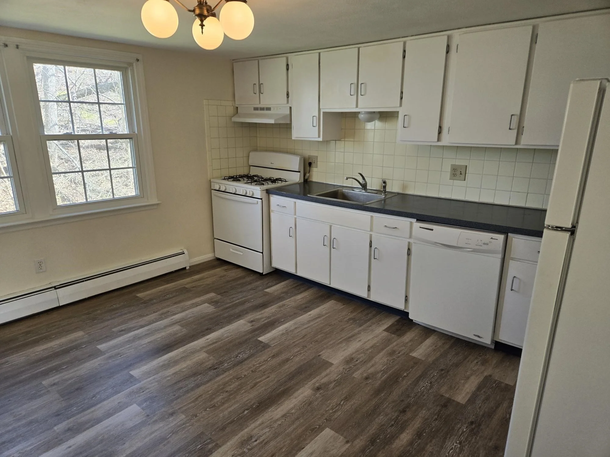 2 bed, 1 bath apartment for rent at 10 Mikles Standish Dr Unit 6, Bradford — photo 3 of 17