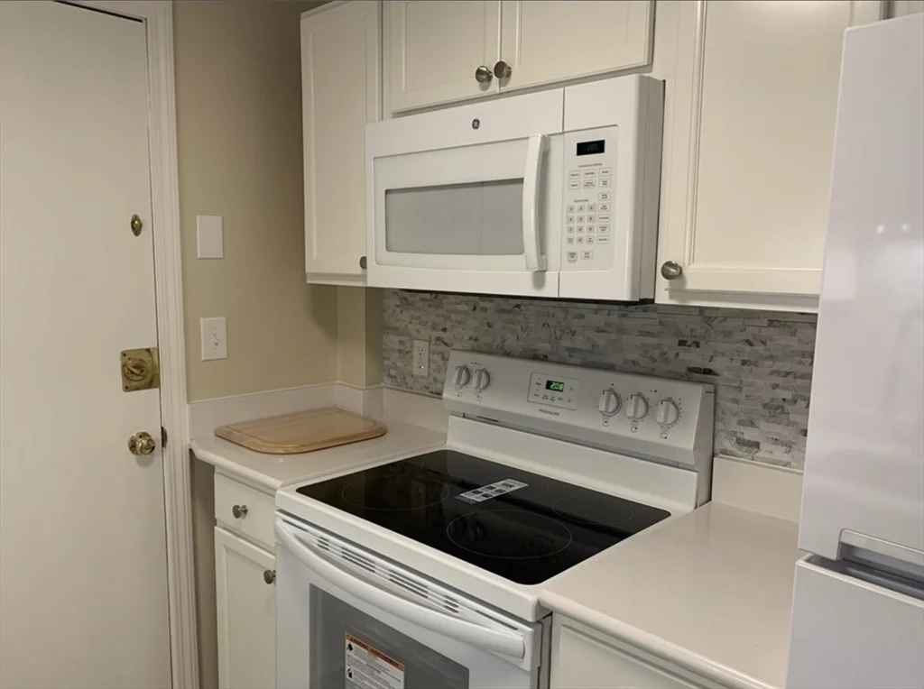 2 bed, 1 bath apartment for rent at 10 Mill St Unit X, Maynard — photo 3 of 17
