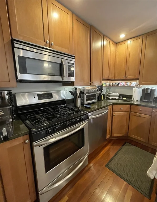 2 bed, 1 bath apartment for rent at 10 Mitchell St Unit 2, South Boston — photo 6 of 17
