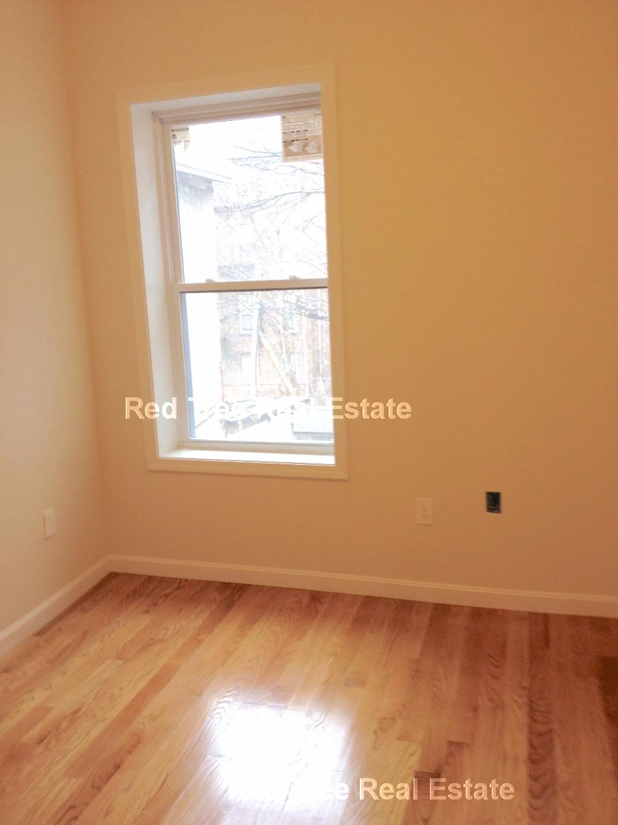 5 bed, 2 bath apartment for rent at 10 Moreland St Unit 1, Roxbury — photo 16 of 21