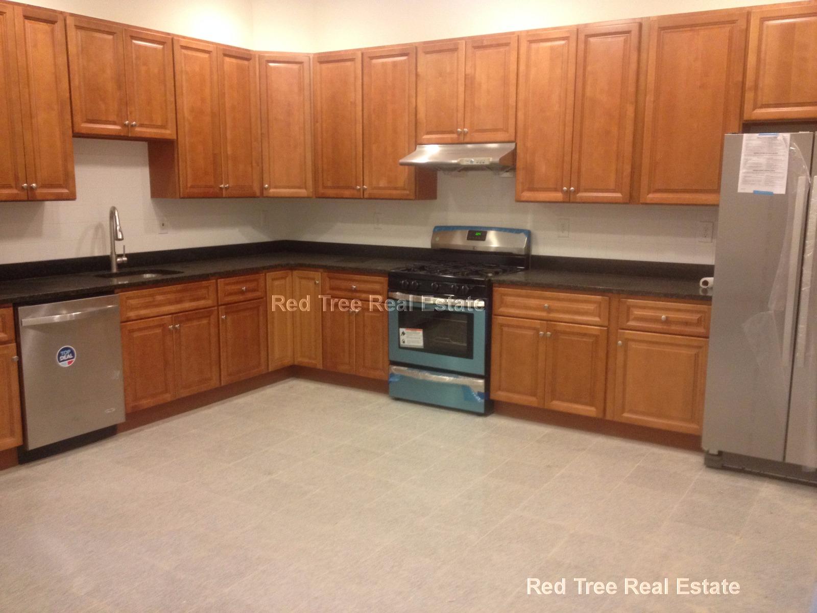 5 bed, 2 bath apartment for rent at 10 Moreland St Unit 1, Roxbury — photo 9 of 21