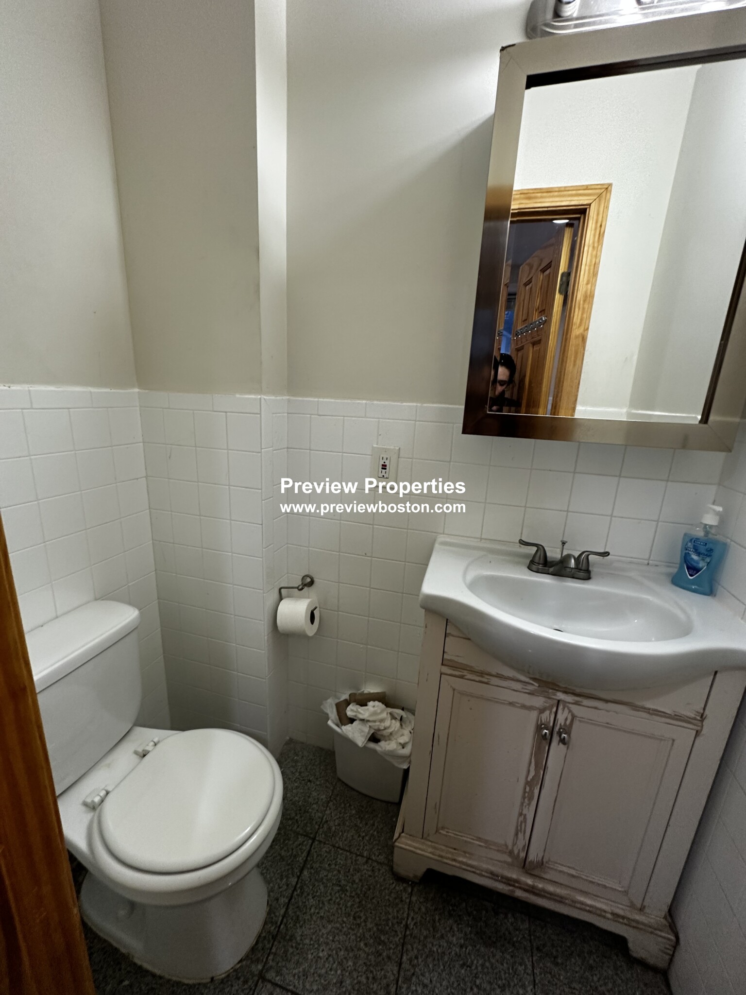 4 bed, 1.5 bath apartment for rent at 10 Moreland Unit 2P, Roxbury — photo 3 of 18
