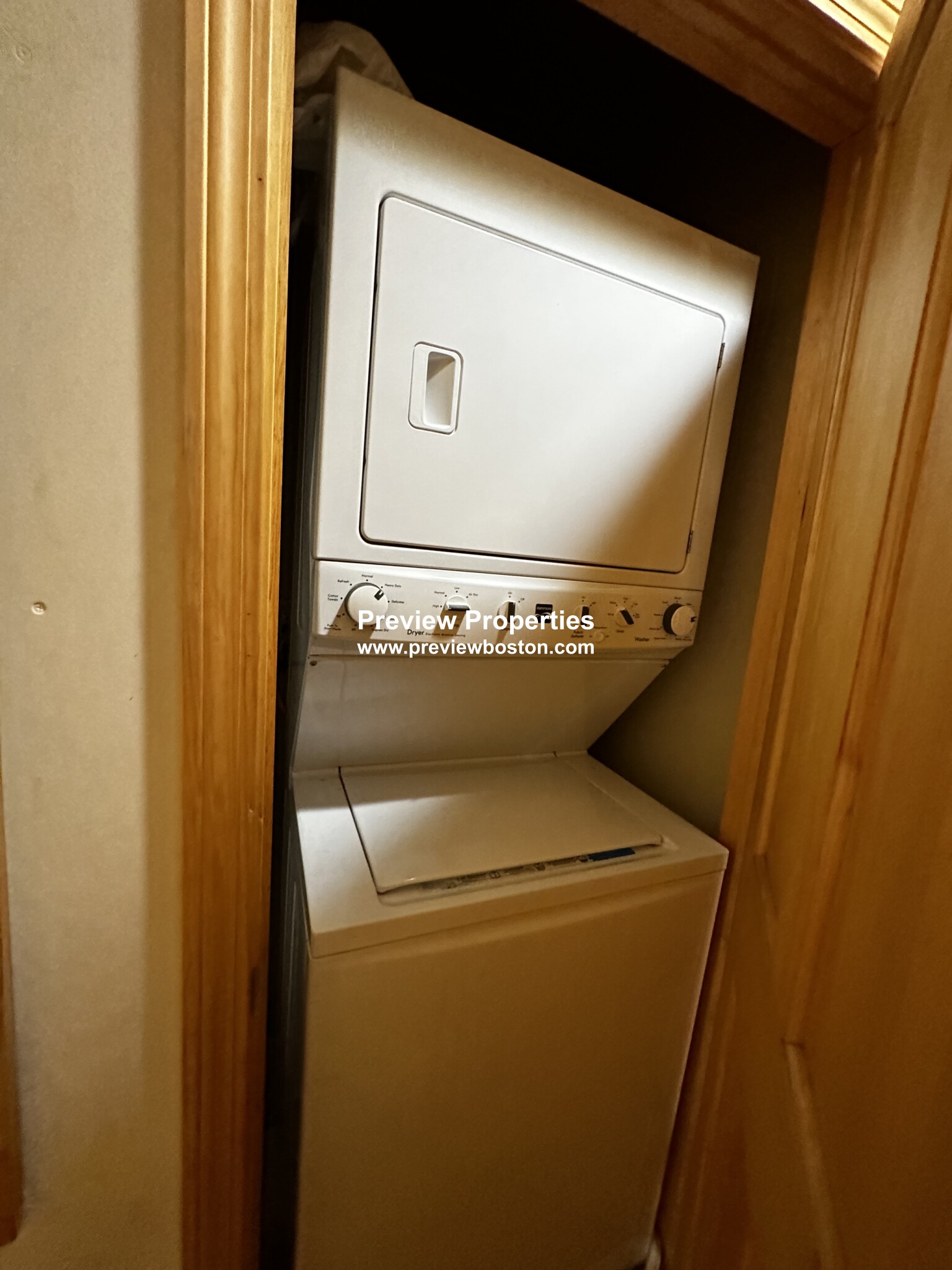 4 bed, 1.5 bath apartment for rent at 10 Moreland Unit 2P, Roxbury — photo 4 of 18