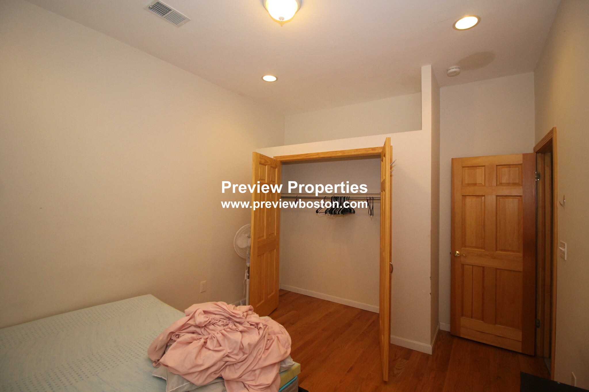 4 bed, 1.5 bath apartment for rent at 10 Moreland Unit 2P, Roxbury — photo 14 of 18