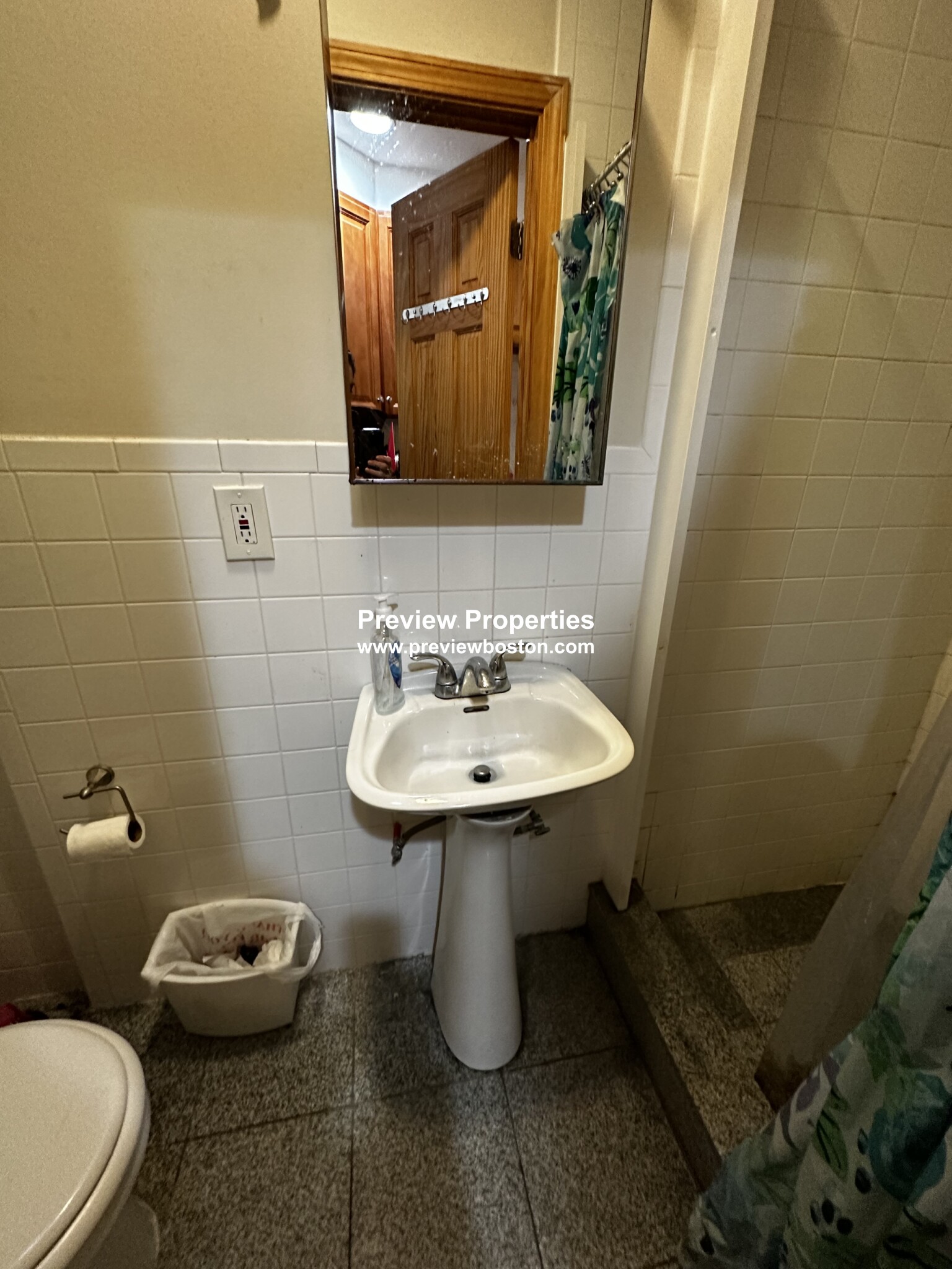 4 bed, 1.5 bath apartment for rent at 10 Moreland Unit 2P, Roxbury — photo 12 of 18