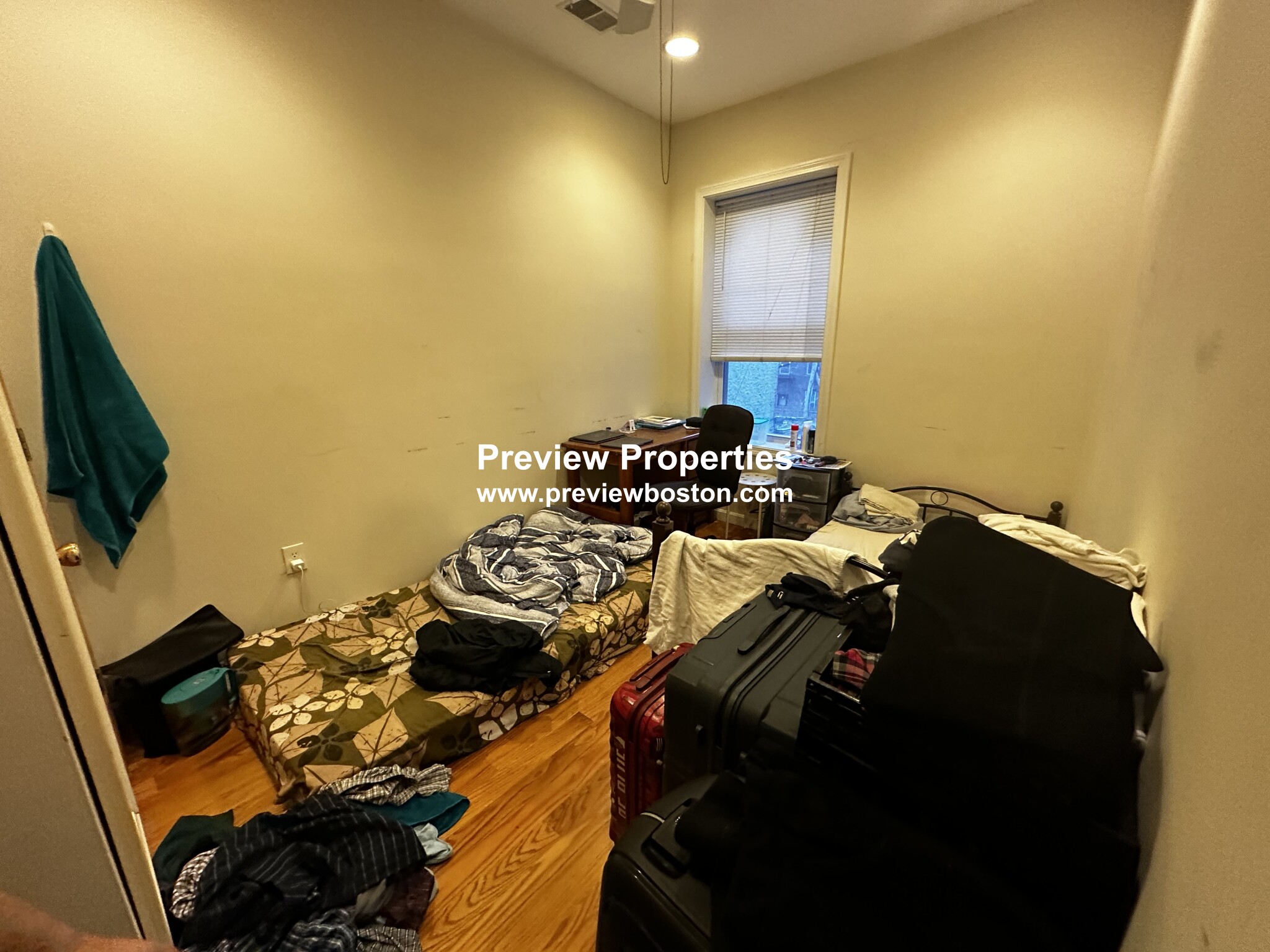 4 bed, 1.5 bath apartment for rent at 10 Moreland Unit 2P, Roxbury — photo 10 of 18