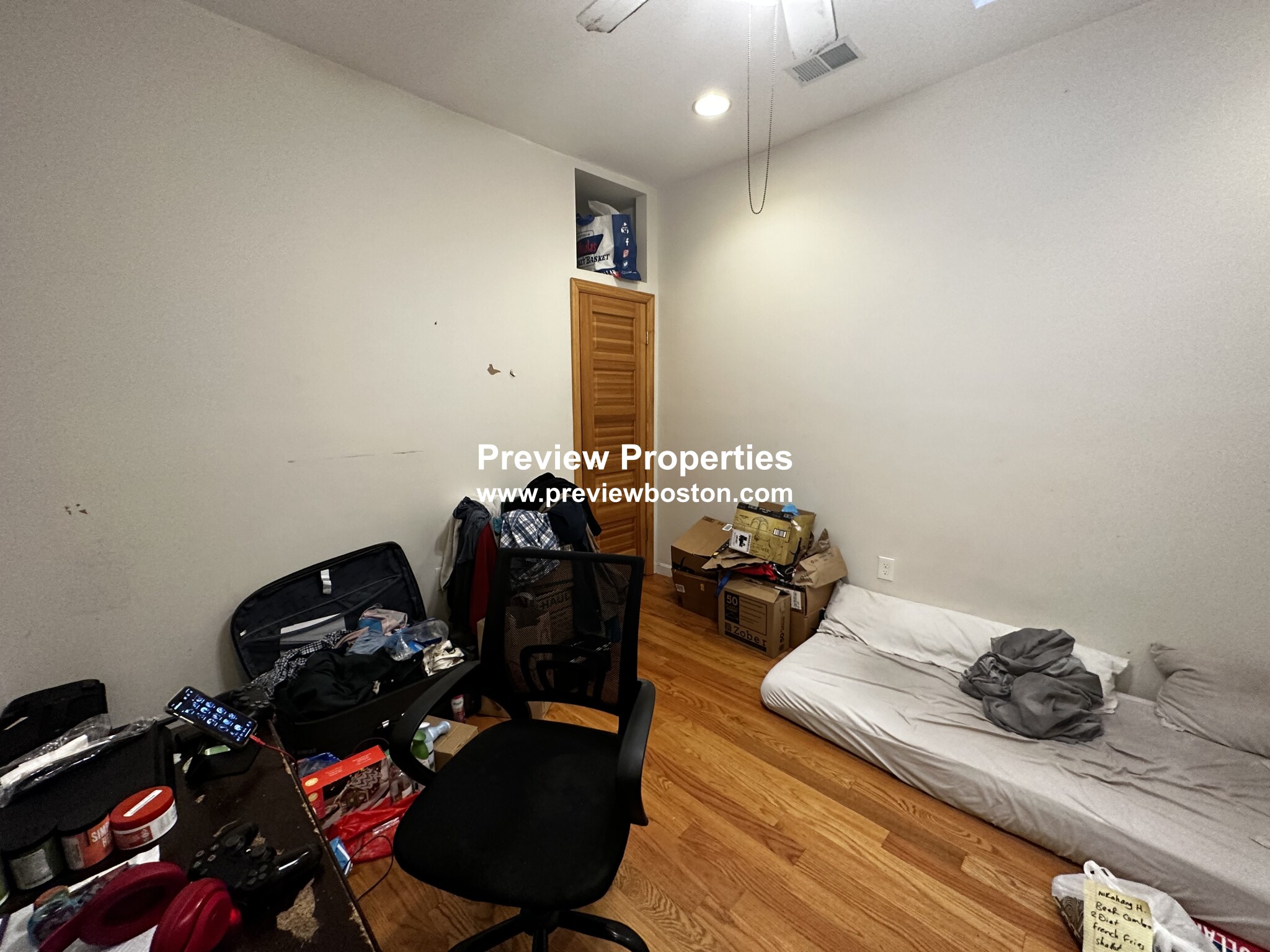 4 bed, 1.5 bath apartment for rent at 10 Moreland Unit 2P, Roxbury — photo 2 of 18