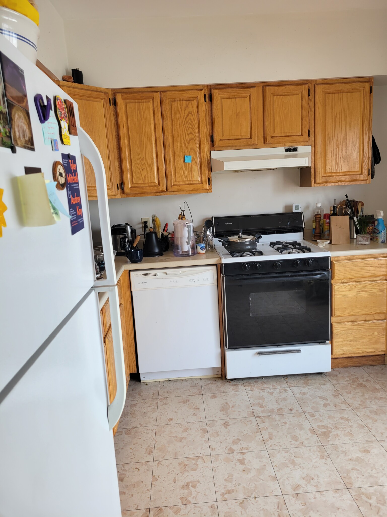 2 bed, 1 bath apartment for rent at 10 Morgan Pl Unit 2, Nonantum — photo 2 of 12