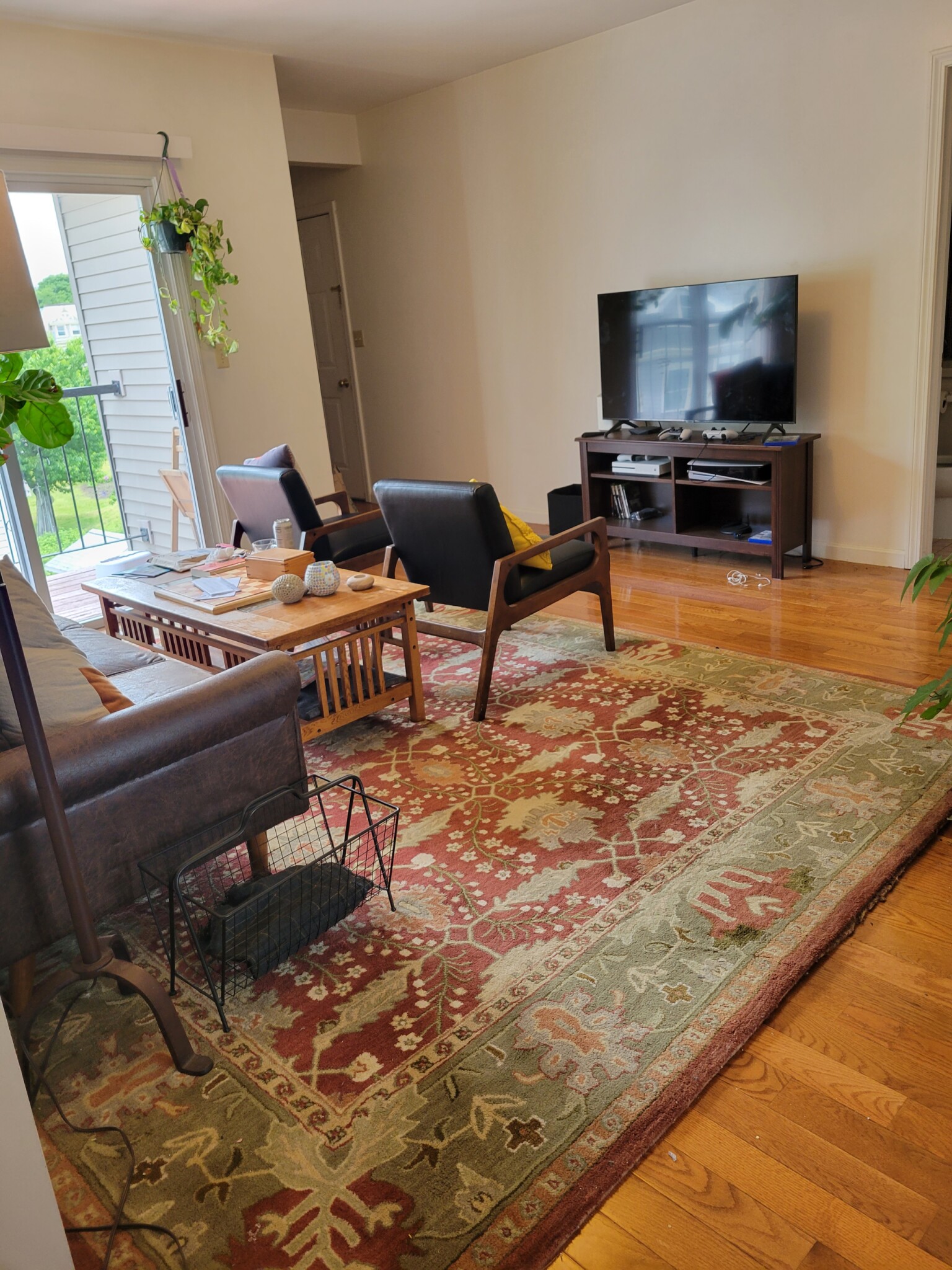 2 bed, 1 bath apartment for rent at 10 Morgan Pl Unit 2, Nonantum — photo 3 of 12